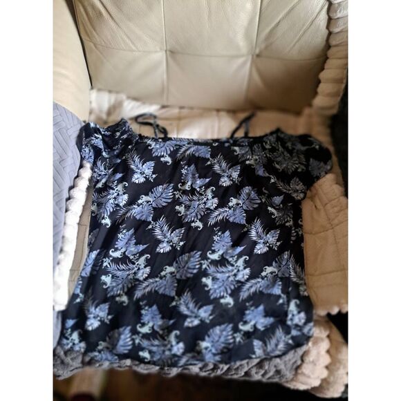 Lot # 111 Bundle of 9 tops-Blouses Small to Medium - Picture 2 of 11